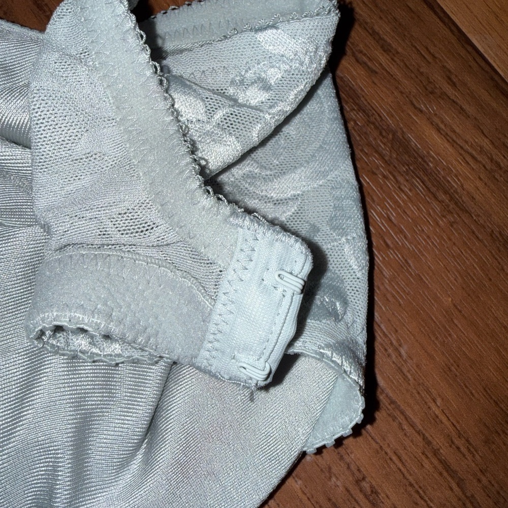 NWOT Wacoal Awareness Full Figure Underwire Seamless Bra 85567 Light Blue 34DD - Picture 8 of 13